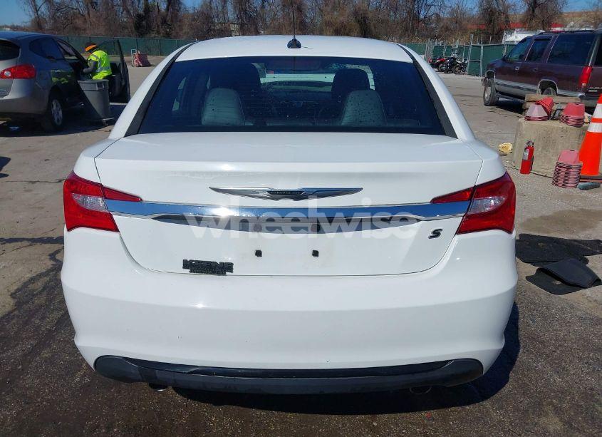 Photo 16 of 2011 Chrysler 200 S (VIN 1C3BC8FG5BN613552)