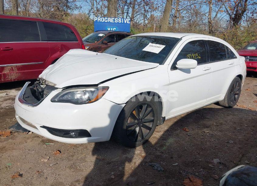 Photo 2 of 2011 Chrysler 200 S (VIN 1C3BC8FG8BN574861)