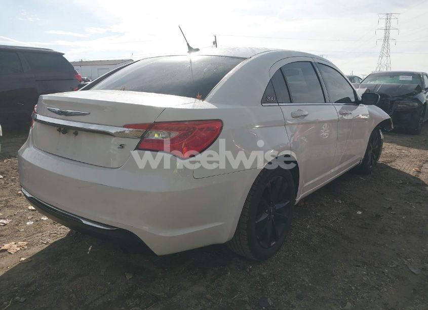 Photo 4 of 2011 Chrysler 200 S (VIN 1C3BC8FG8BN574861)