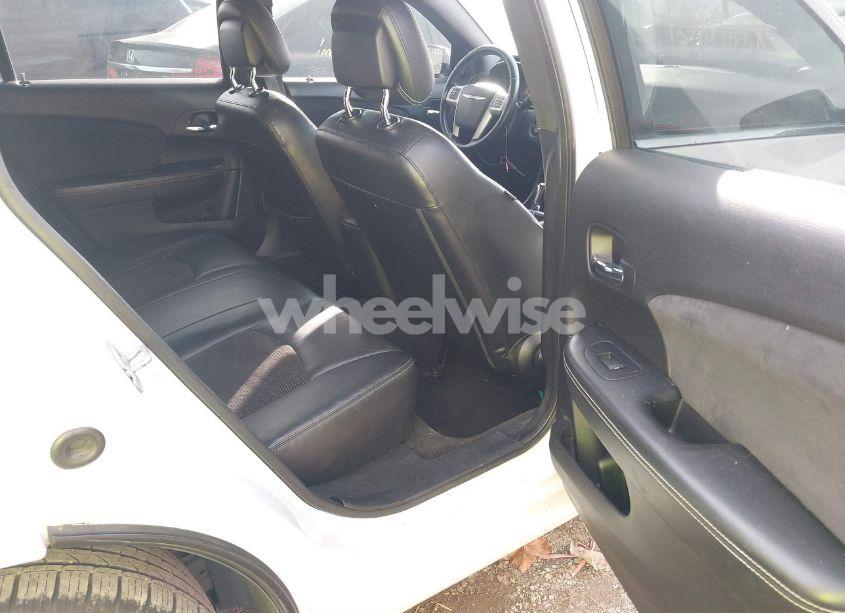 Photo 8 of 2011 Chrysler 200 S (VIN 1C3BC8FG8BN574861)