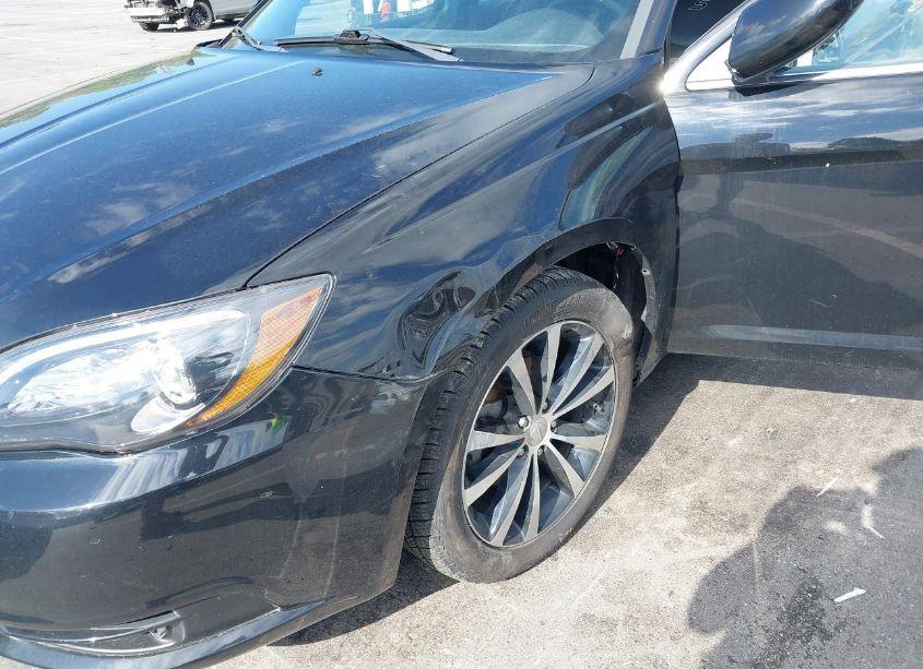 Photo 12 of 2011 Chrysler 200 S (VIN 1C3BC8FG9BN612551)