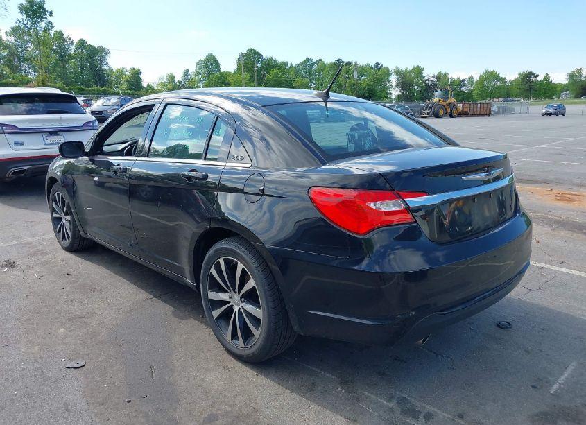 Photo 3 of 2011 Chrysler 200 S (VIN 1C3BC8FG9BN612551)