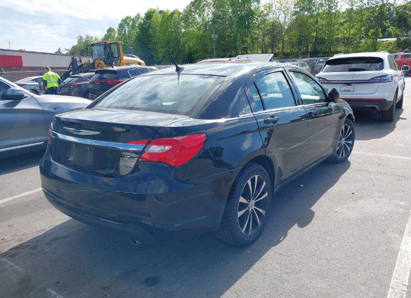 Photo 4 of 2011 Chrysler 200 S (VIN 1C3BC8FG9BN612551)