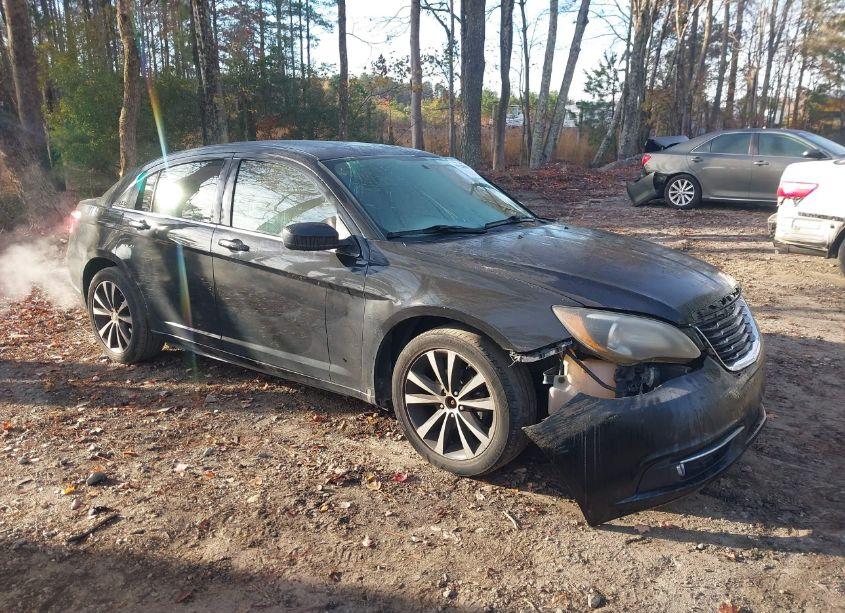 2011 Chrysler 200 S (VIN 1C3BC8FGXBN567832) main photo