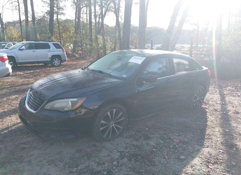 Photo 2 of 2011 Chrysler 200 S (VIN 1C3BC8FGXBN567832)