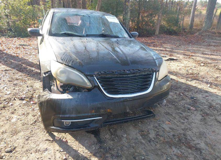 Photo 6 of 2011 Chrysler 200 S (VIN 1C3BC8FGXBN567832)