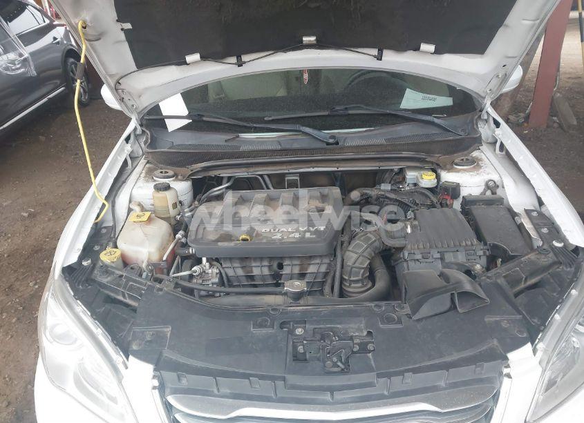 Photo 10 of 2012 Chrysler 200 TOURING (VIN 1C3BCBEB5CN119146)