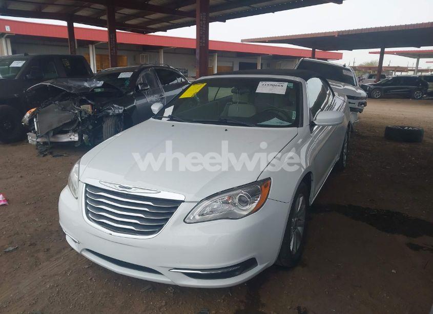 Photo 2 of 2012 Chrysler 200 TOURING (VIN 1C3BCBEB5CN119146)