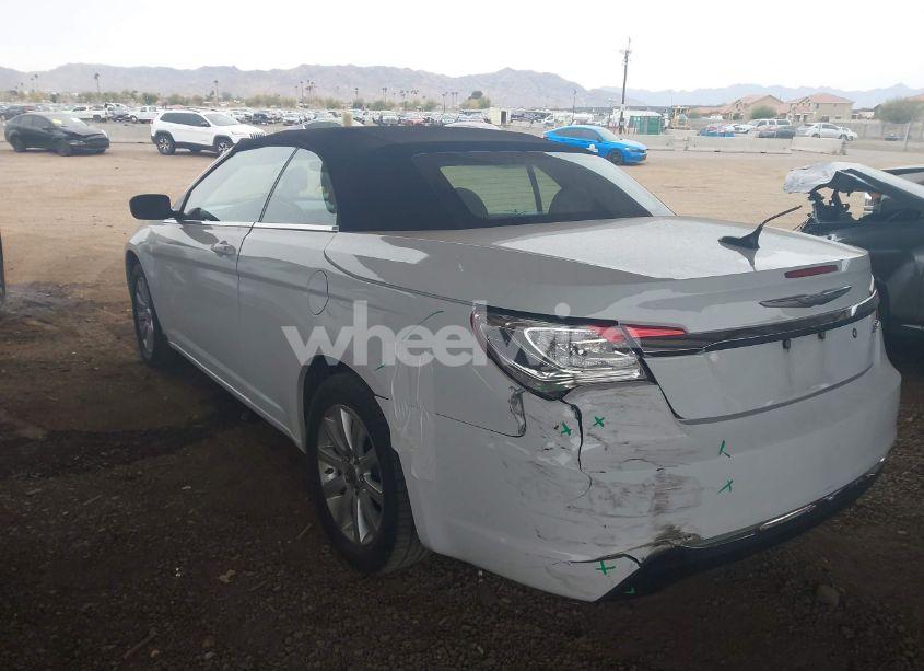 Photo 3 of 2012 Chrysler 200 TOURING (VIN 1C3BCBEB5CN119146)