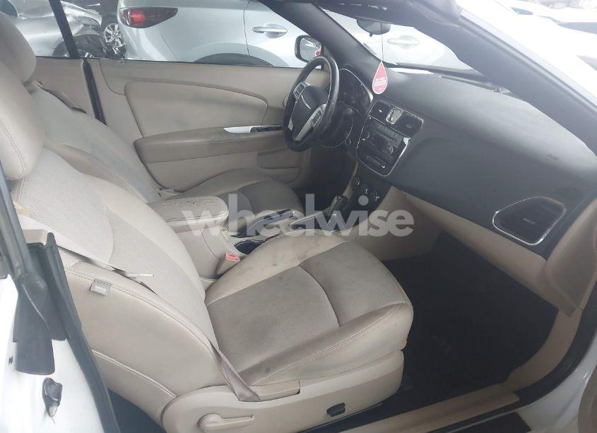 Photo 5 of 2012 Chrysler 200 TOURING (VIN 1C3BCBEB5CN119146)