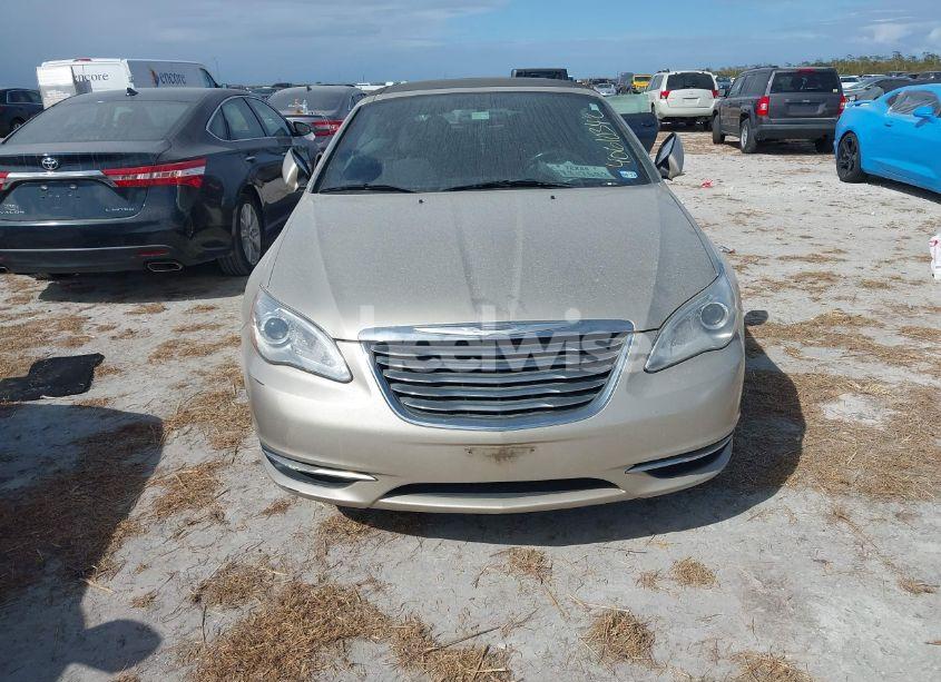 Photo 12 of 2014 Chrysler 200 TOURING (VIN 1C3BCBEB5EN158080)