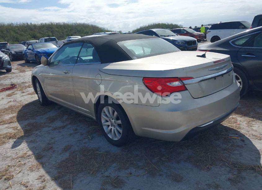 Photo 3 of 2014 Chrysler 200 TOURING (VIN 1C3BCBEB5EN158080)