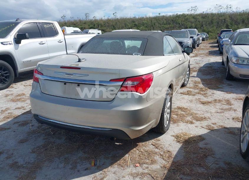 Photo 4 of 2014 Chrysler 200 TOURING (VIN 1C3BCBEB5EN158080)