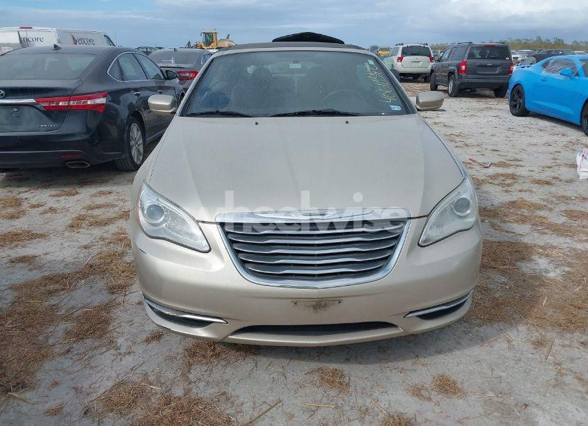 Photo 6 of 2014 Chrysler 200 TOURING (VIN 1C3BCBEB5EN158080)