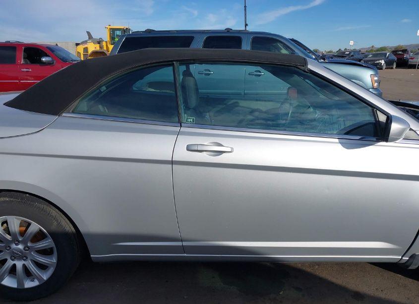 Photo 13 of 2012 Chrysler 200 TOURING (VIN 1C3BCBEB6CN229428)