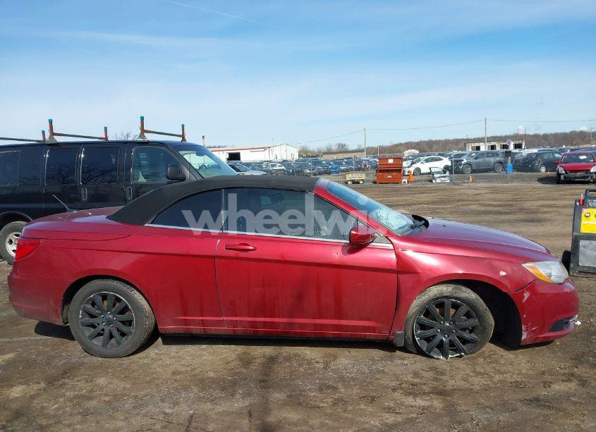 Photo 13 of 2013 Chrysler 200 TOURING (VIN 1C3BCBEB6DN560110)