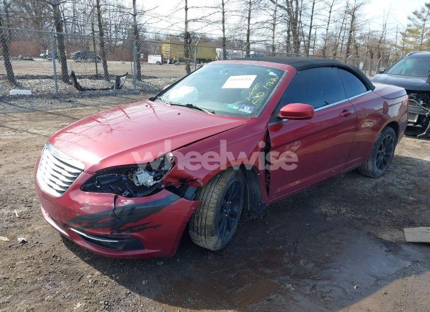 Photo 2 of 2013 Chrysler 200 TOURING (VIN 1C3BCBEB6DN560110)