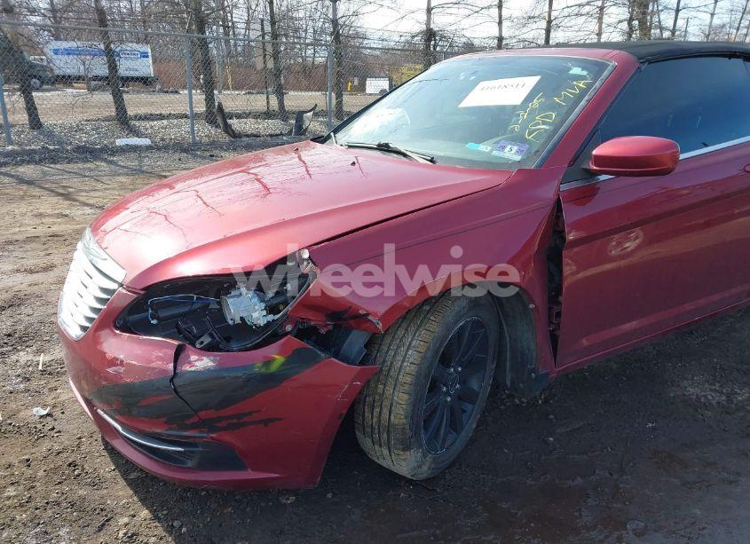 Photo 6 of 2013 Chrysler 200 TOURING (VIN 1C3BCBEB6DN560110)