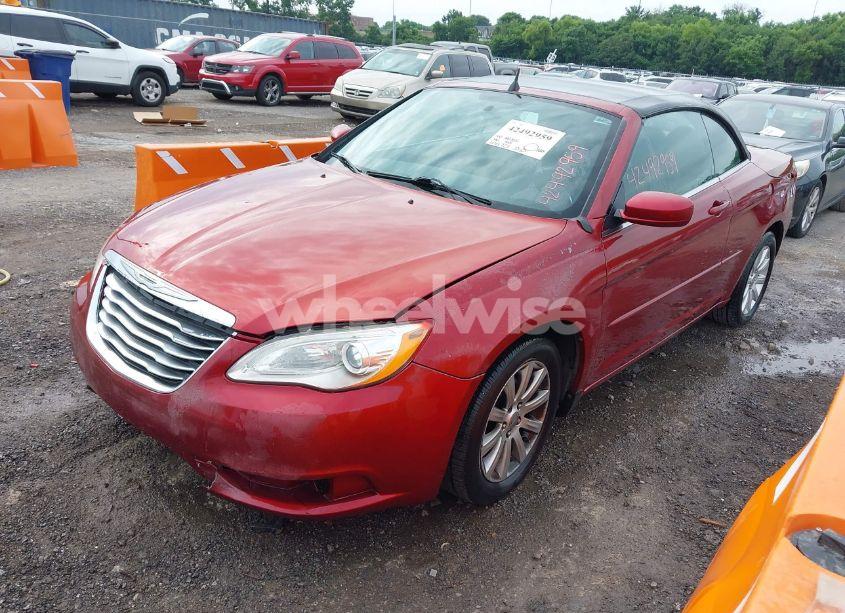 Photo 2 of 2013 Chrysler 200 TOURING (VIN 1C3BCBEB6DN623478)