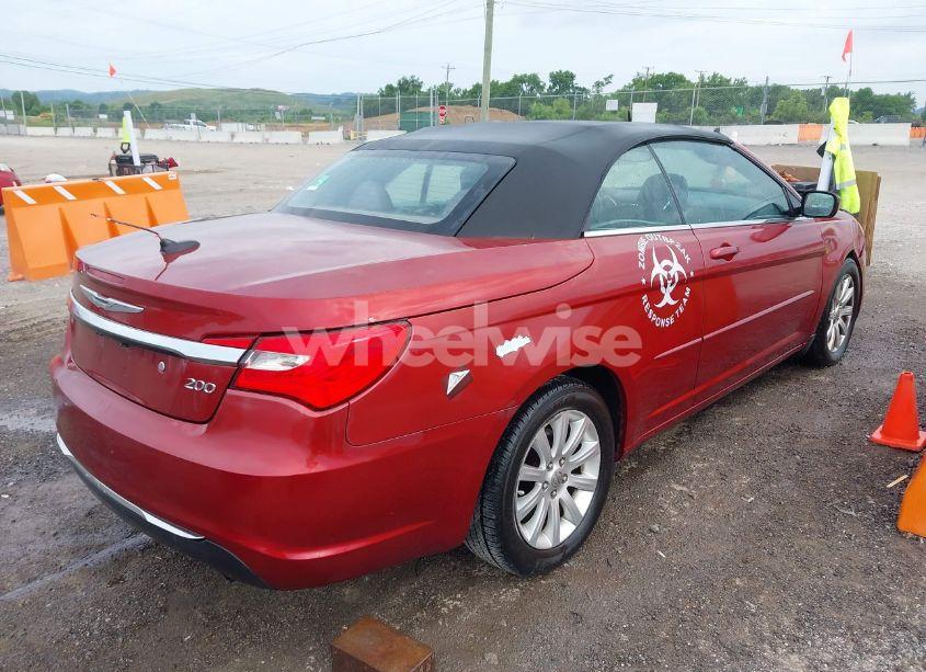 Photo 4 of 2013 Chrysler 200 TOURING (VIN 1C3BCBEB6DN623478)