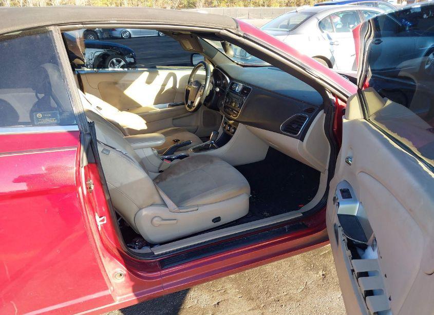 Photo 5 of 2012 Chrysler 200 TOURING (VIN 1C3BCBEB8CN183939)