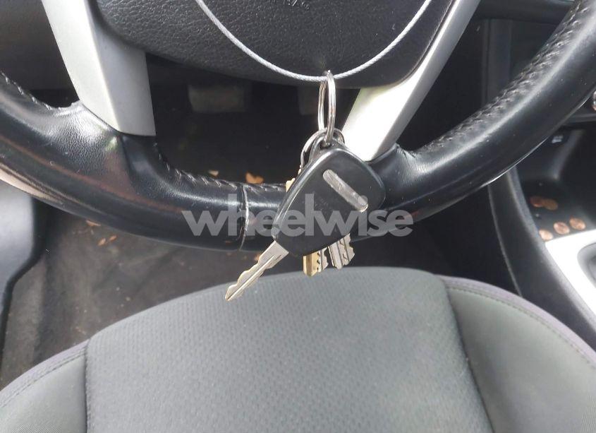 Photo 11 of 2012 Chrysler 200 TOURING (VIN 1C3BCBEB9CN215474)