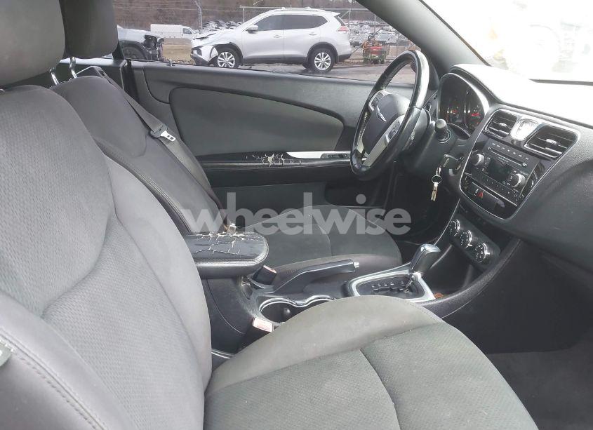 Photo 5 of 2012 Chrysler 200 TOURING (VIN 1C3BCBEB9CN215474)