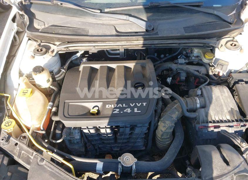 Photo 10 of 2012 Chrysler 200 TOURING (VIN 1C3BCBEB9CN215829)