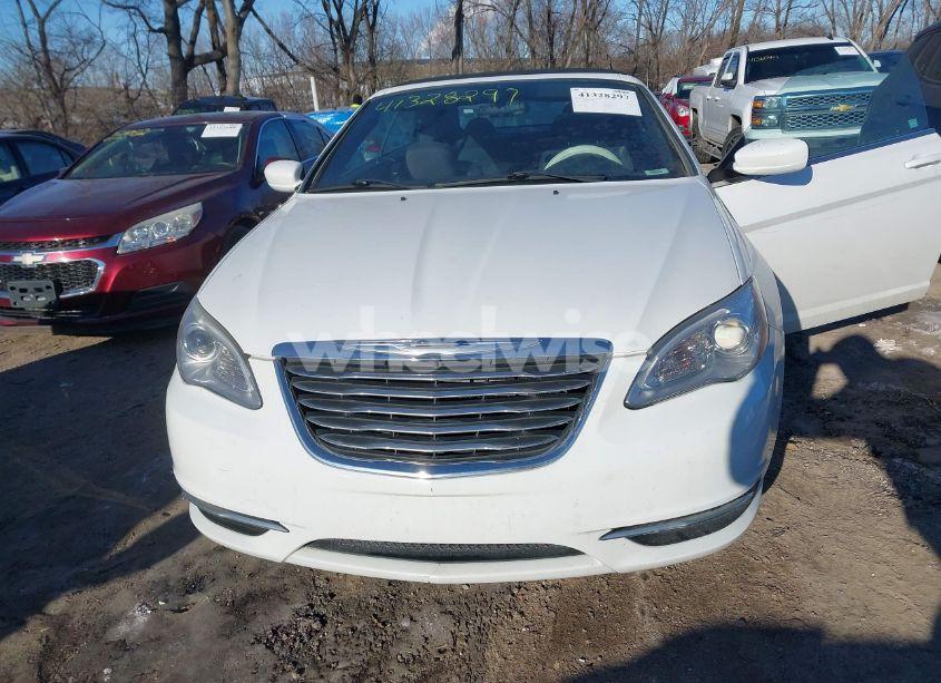 Photo 6 of 2012 Chrysler 200 TOURING (VIN 1C3BCBEB9CN215829)