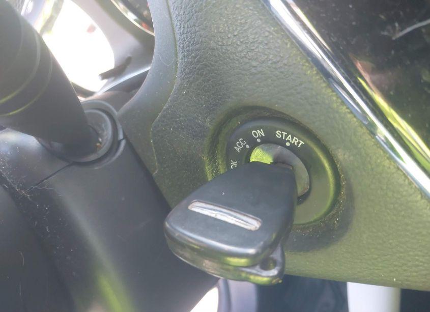 Photo 11 of 2013 Chrysler 200 TOURING (VIN 1C3BCBEB9DN547223)