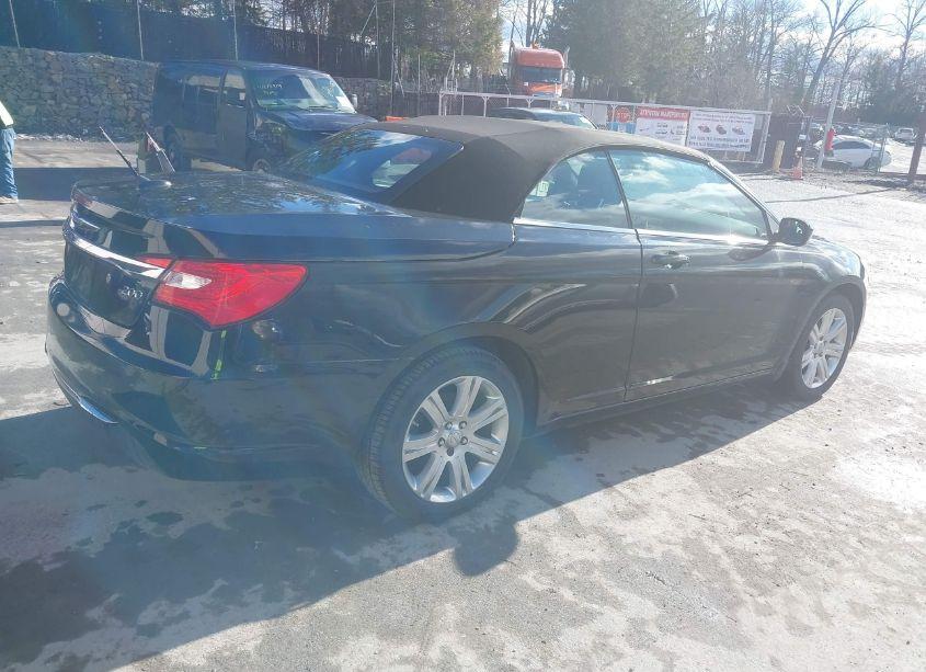 Photo 4 of 2013 Chrysler 200 TOURING (VIN 1C3BCBEB9DN547223)