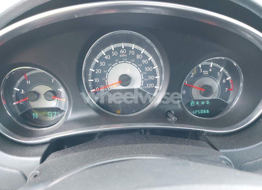 Photo 7 of 2014 Chrysler 200 TOURING (VIN 1C3BCBEB9EN158101)