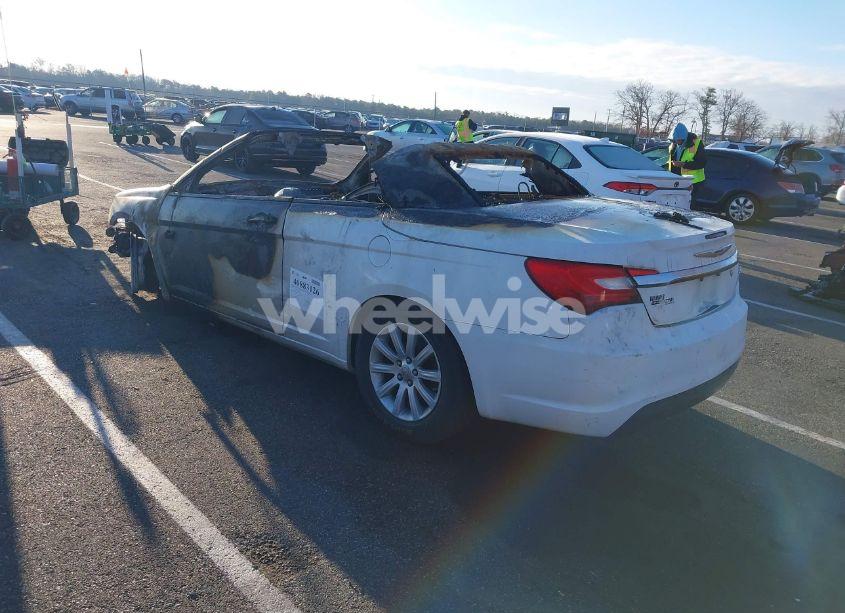 Photo 3 of 2014 Chrysler 200 TOURING (VIN 1C3BCBEB9EN158230)