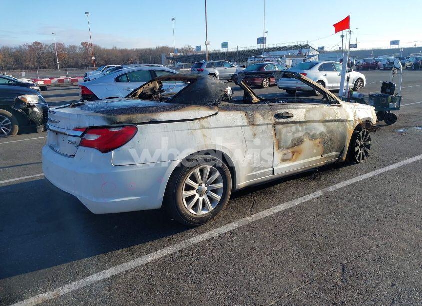 Photo 4 of 2014 Chrysler 200 TOURING (VIN 1C3BCBEB9EN158230)