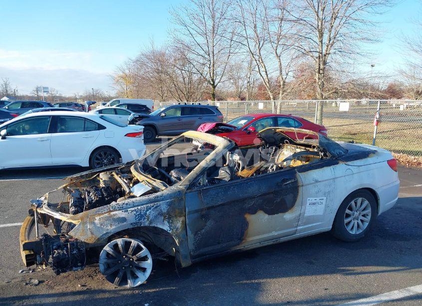 Photo 6 of 2014 Chrysler 200 TOURING (VIN 1C3BCBEB9EN158230)