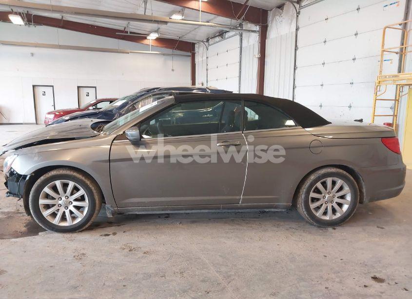 Photo 14 of 2012 Chrysler 200 TOURING (VIN 1C3BCBEBXCN215578)