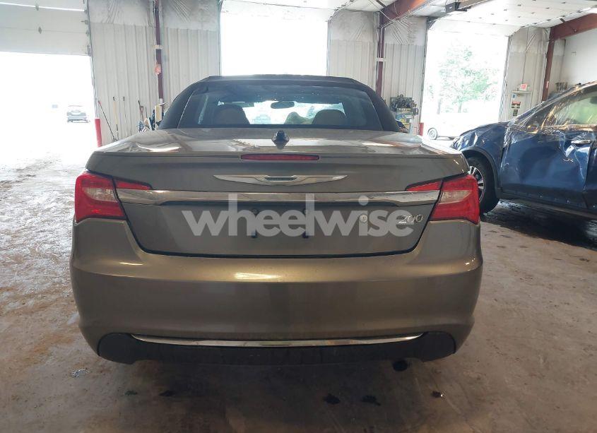Photo 16 of 2012 Chrysler 200 TOURING (VIN 1C3BCBEBXCN215578)
