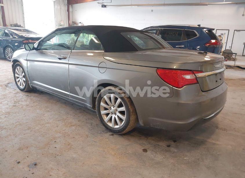 Photo 3 of 2012 Chrysler 200 TOURING (VIN 1C3BCBEBXCN215578)