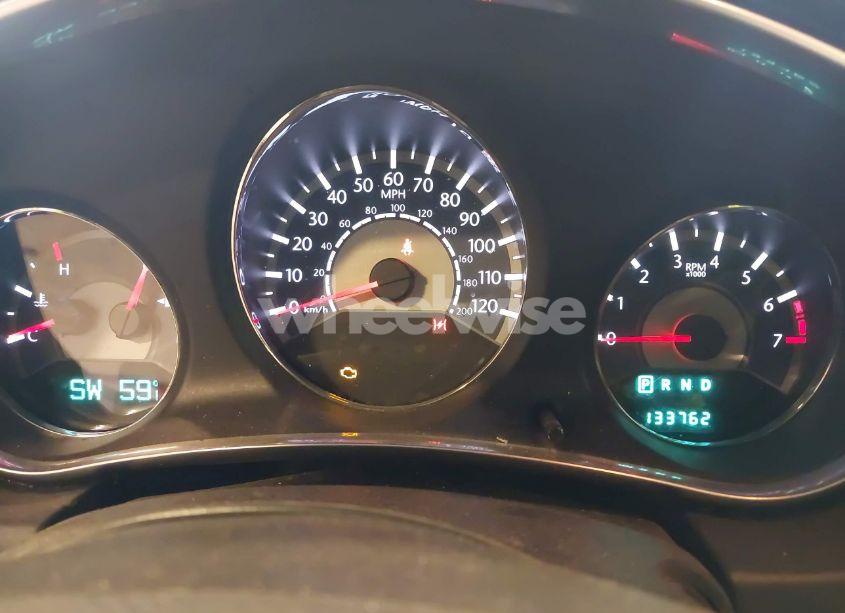 Photo 7 of 2012 Chrysler 200 TOURING (VIN 1C3BCBEBXCN215578)