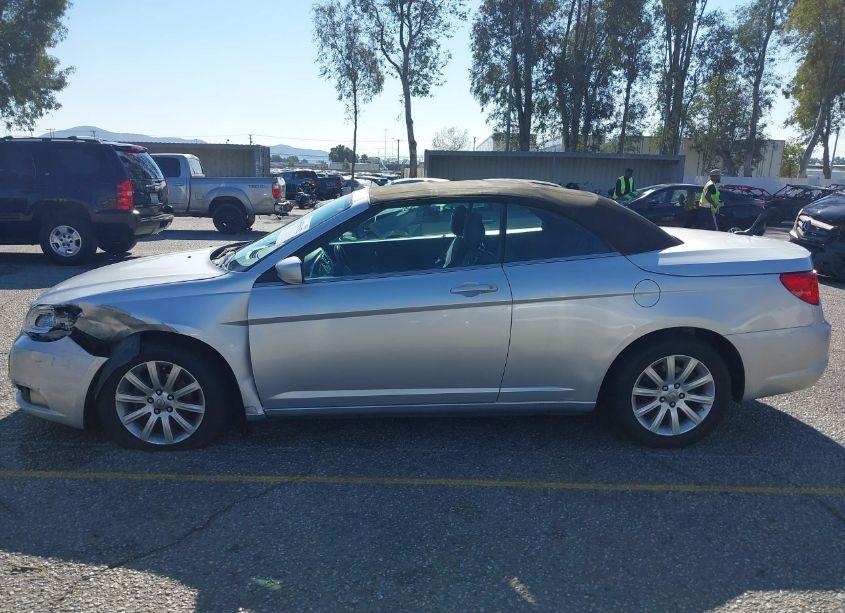 Photo 14 of 2012 Chrysler 200 TOURING (VIN 1C3BCBEBXCN218898)