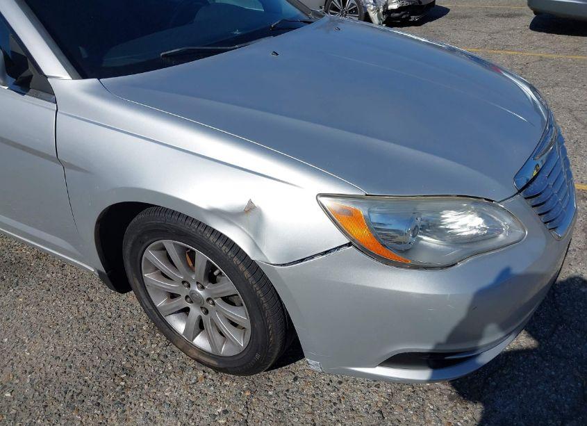 Photo 17 of 2012 Chrysler 200 TOURING (VIN 1C3BCBEBXCN218898)