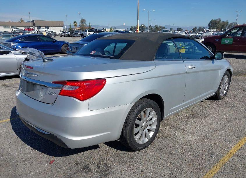 Photo 4 of 2012 Chrysler 200 TOURING (VIN 1C3BCBEBXCN218898)