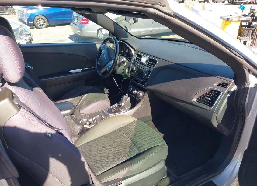 Photo 5 of 2012 Chrysler 200 TOURING (VIN 1C3BCBEBXCN218898)