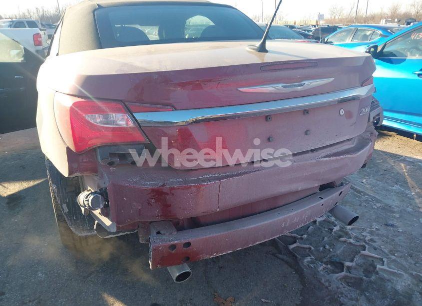 Photo 6 of 2013 Chrysler 200 TOURING (VIN 1C3BCBEG3DN699719)