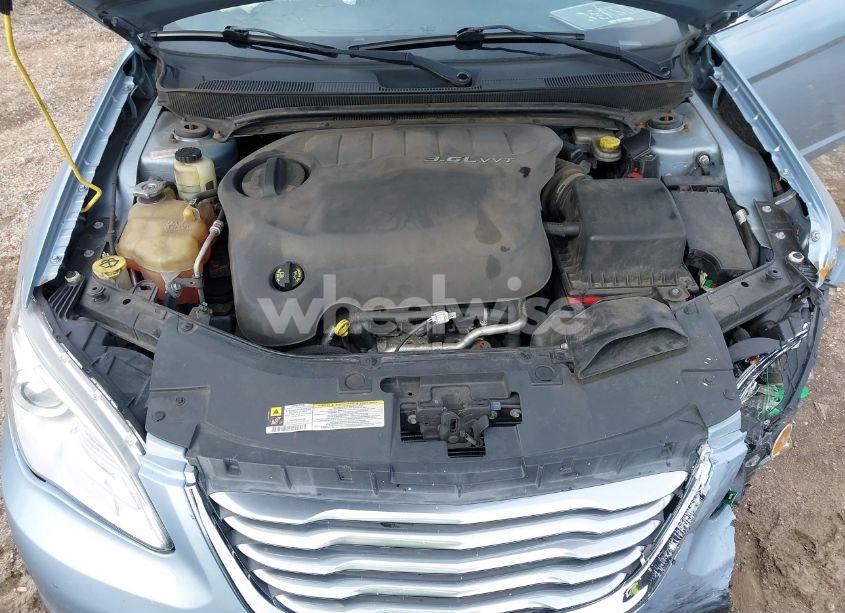 Photo 10 of 2013 Chrysler 200 TOURING (VIN 1C3BCBEG4DN628089)