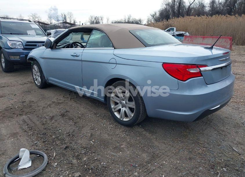 Photo 3 of 2013 Chrysler 200 TOURING (VIN 1C3BCBEG4DN628089)