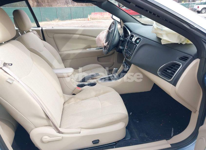 Photo 5 of 2013 Chrysler 200 TOURING (VIN 1C3BCBEG4DN628089)