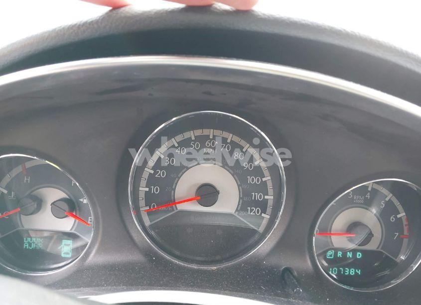 Photo 7 of 2013 Chrysler 200 TOURING (VIN 1C3BCBEG4DN628089)