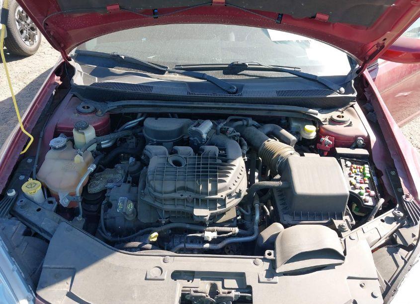 Photo 10 of 2013 Chrysler 200 TOURING (VIN 1C3BCBEG4DN676580)