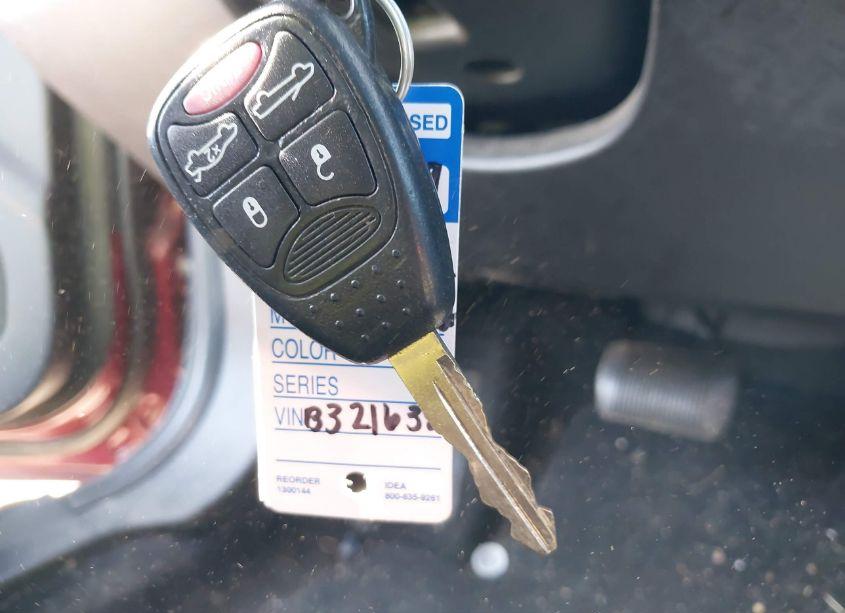 Photo 11 of 2013 Chrysler 200 TOURING (VIN 1C3BCBEG4DN676580)